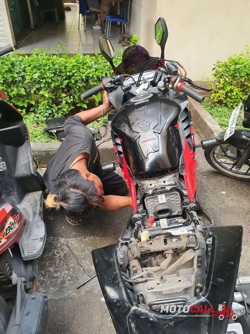 Dokumentasi MotoCall — mekanik servis motor langsung di lokasi pelanggan